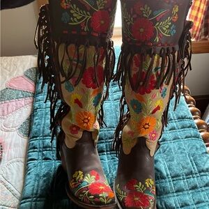 Rodeo Quincy embroidered flowers and fringe boot